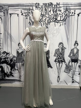 Carregar imagem no visualizador da galeria, Vestido longo prateado
