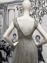 Carregar imagem no visualizador da galeria, Vestido longo prateado
