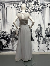 Carregar imagem no visualizador da galeria, Vestido longo com renda delicada