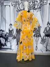 Carregar imagem no visualizador da galeria, Vestido longo amarelo floral