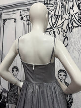 Carregar imagem no visualizador da galeria, Vestido Longo Prata com Brilho