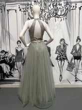 Carregar imagem no visualizador da galeria, Vestido longo brilho suave com costas abertas