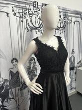 Carregar imagem no visualizador da galeria, Vestido longo Preto