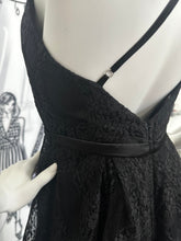 Carregar imagem no visualizador da galeria, Vestido em renda