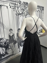 Carregar imagem no visualizador da galeria, Vestido em renda