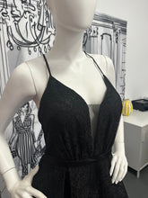 Carregar imagem no visualizador da galeria, Vestido em renda