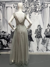 Carregar imagem no visualizador da galeria, Vestido longo prateado
