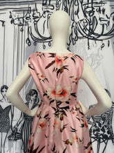 Carregar imagem no visualizador da galeria, Vestido Curto  Floral