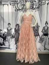 Carregar imagem no visualizador da galeria, Vestido longo em renda