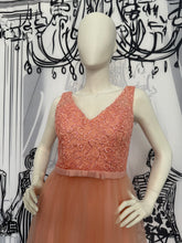 Carregar imagem no visualizador da galeria, Vestido Longo Bordado e Tule