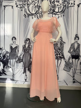 Carregar imagem no visualizador da galeria, Vestido longo com renda delicada