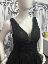 Carregar imagem no visualizador da galeria, Vestido longo preto