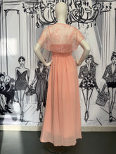 Carregar imagem no visualizador da galeria, Vestido longo com renda delicada