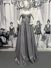 Carregar imagem no visualizador da galeria, Vestido Longo Prata com Brilho