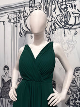 Carregar imagem no visualizador da galeria, Vestido longo verde esmeralda