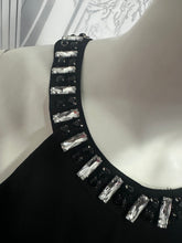 Carregar imagem no visualizador da galeria, Vestido curto preto