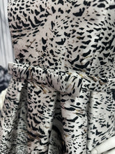 Carregar imagem no visualizador da galeria, Vestido curto estampado animal
