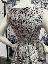 Carregar imagem no visualizador da galeria, Vestido curto estampado animal